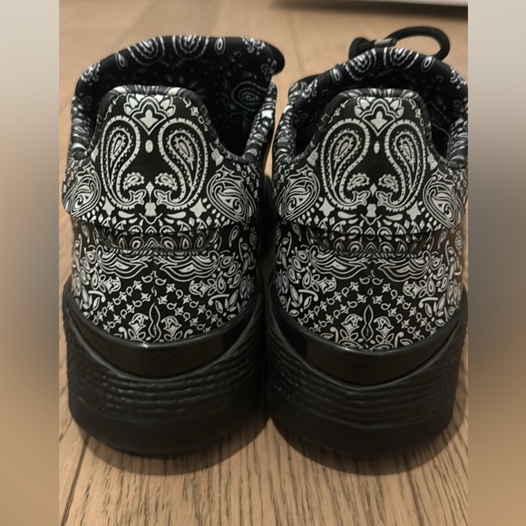 Talon Paisley Print Worn inside once can not fit me, brand new - Picture 1 of 5